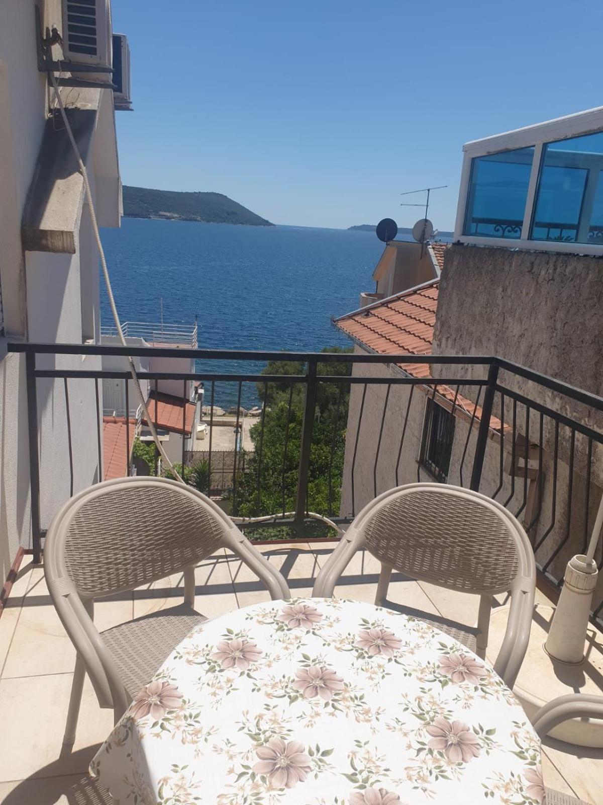 Sea View Apartments ヘルツェグ・ノヴィ エクステリア 写真